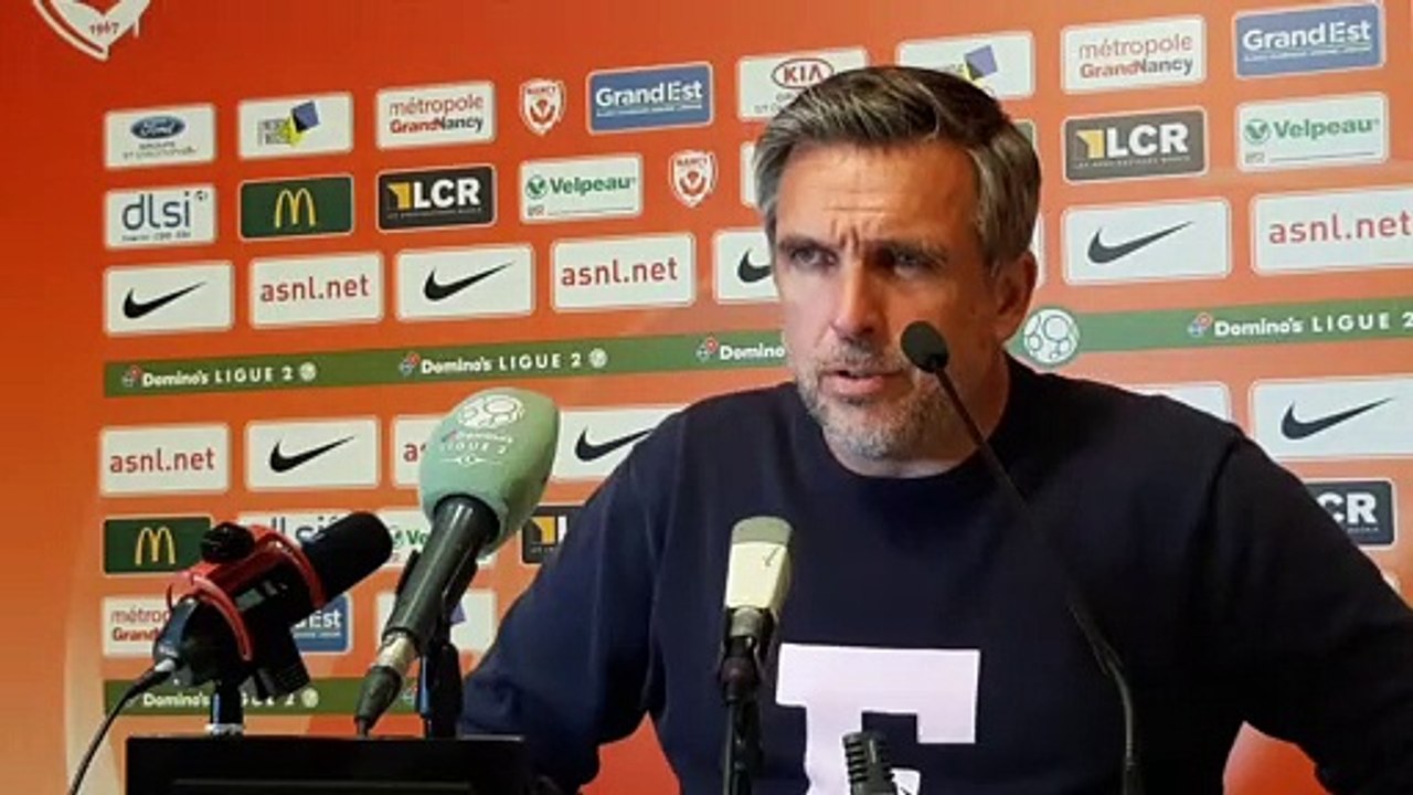 Réaction de l'entraîneur du Mans Richard Dezire après l'interruption du match suite à des chants homophobes