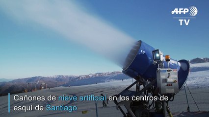 El cambio climático derrite la nieve de los esquiadores de Santiago