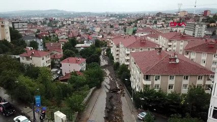 İSTANBUL- ÜSKÜDAR'DA YOLDA ÇÖKME HAVADAN GÖRÜNTÜLENDİ
