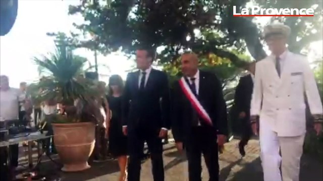 Arrivée d’Emmanuel Macron a Bormes-les-Mimosas pour la cérémonie de commémoration de la Libération.