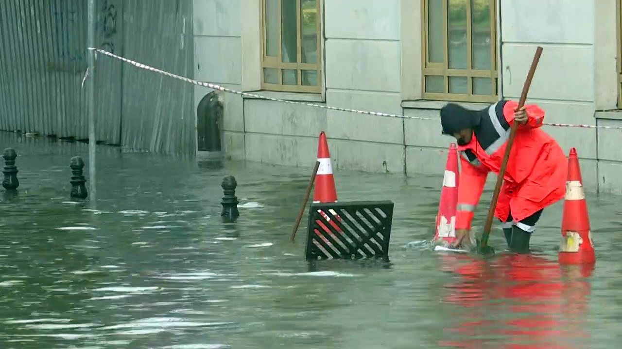 Schwere Regenfälle setzen Teile Istanbuls unter Wasser