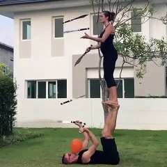 Ces jongleurs ont inventé la figure la plus dangereuse possible