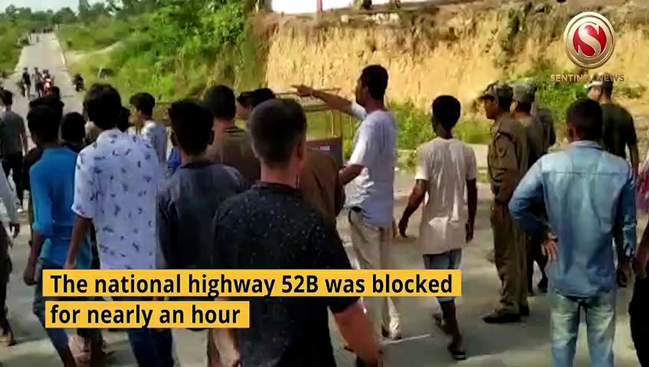 Highway blockade at Kanubari