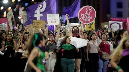Città del Messico "pink glitter" contro la violenza di genere