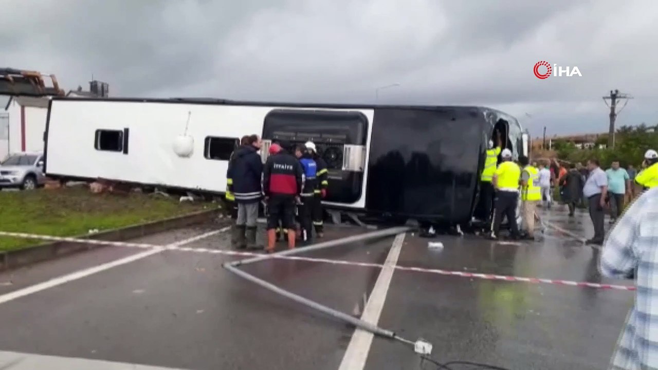 Çanakkale'de otobüs devrildi