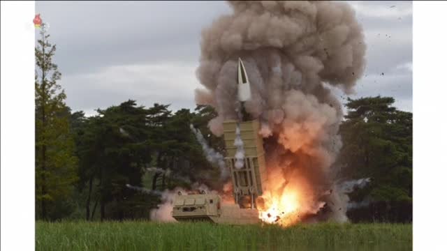 Kim Jong Un supervisa una nueva prueba balística de Corea del Norte