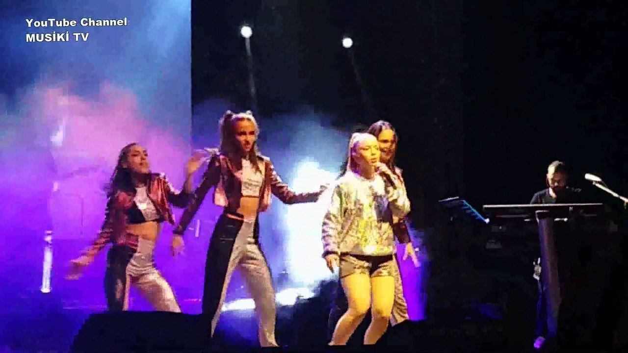 ECE SEÇKİN - Adeyyo (Konser/Canlı) @Antalya Sahil Park - HD