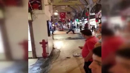Sağanak yağış sonrası Kapalıçarşı'yı su bastı