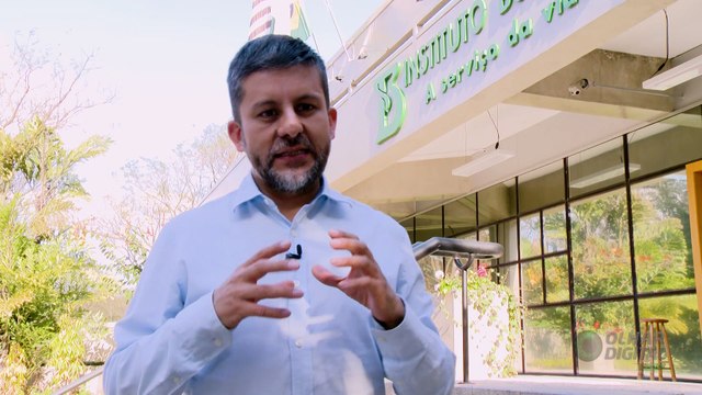Tecnologia melhora vacinas, mas ajuda a difundir desinformação sobre o tema