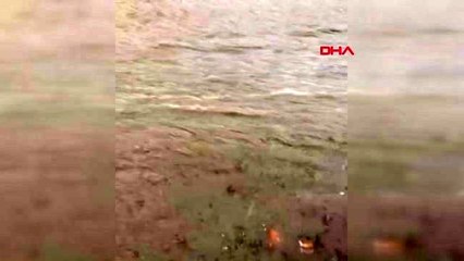 İSTANBUL-ÜSKÜDAR'DA YOLLAR GÖLE DÖNDÜ