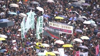 홍콩 주말에도 시위 이어져..."자유 위해 싸우자" / YTN