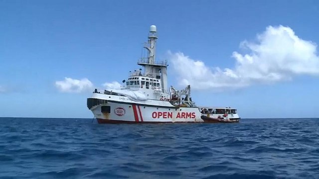 Open Arms: Αποβιβάστηκαν 27 παιδιά μετά από άδεια του Ματέο Σαλβίνι