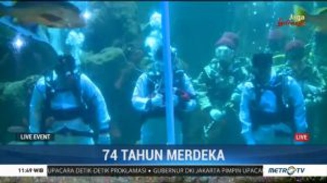 Seaworld Gelar Upacara Peringatan HUT ke-74 RI dalam Air