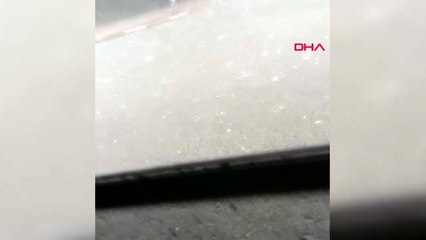 Kocaeli İzmit Yenikent Meydanı'na ceviz böyüklüğünde dolu yağdı