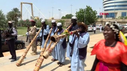 Sudan'da protestocular ile askeri konsey arasında 'Anayasal Bildiri' imzalandı