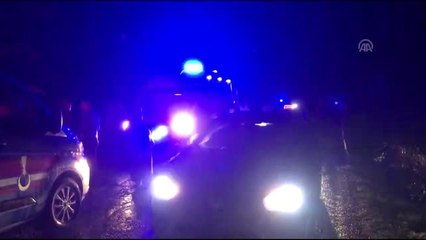 5 kişinin bulunduğu araç baraja devrildi