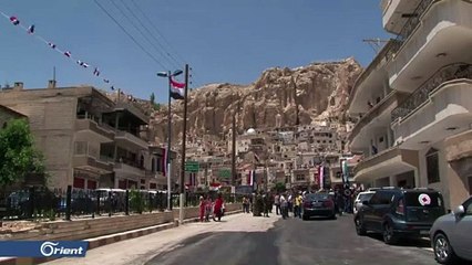 أهالي معلولا يطردون ميليشيا حزب الله ويطالبون روسيا بإعادة المسلمين السنة للمدينة