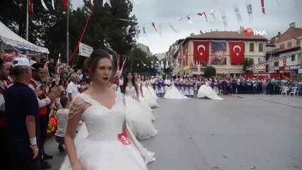 Taşköprü'de güzeller yağmur altında yarıştı