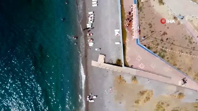 Van Gölü sahilleri Ege ve Akdeniz plajlarını aratmıyor...Mollakasım Plajı havadan görüntülendi