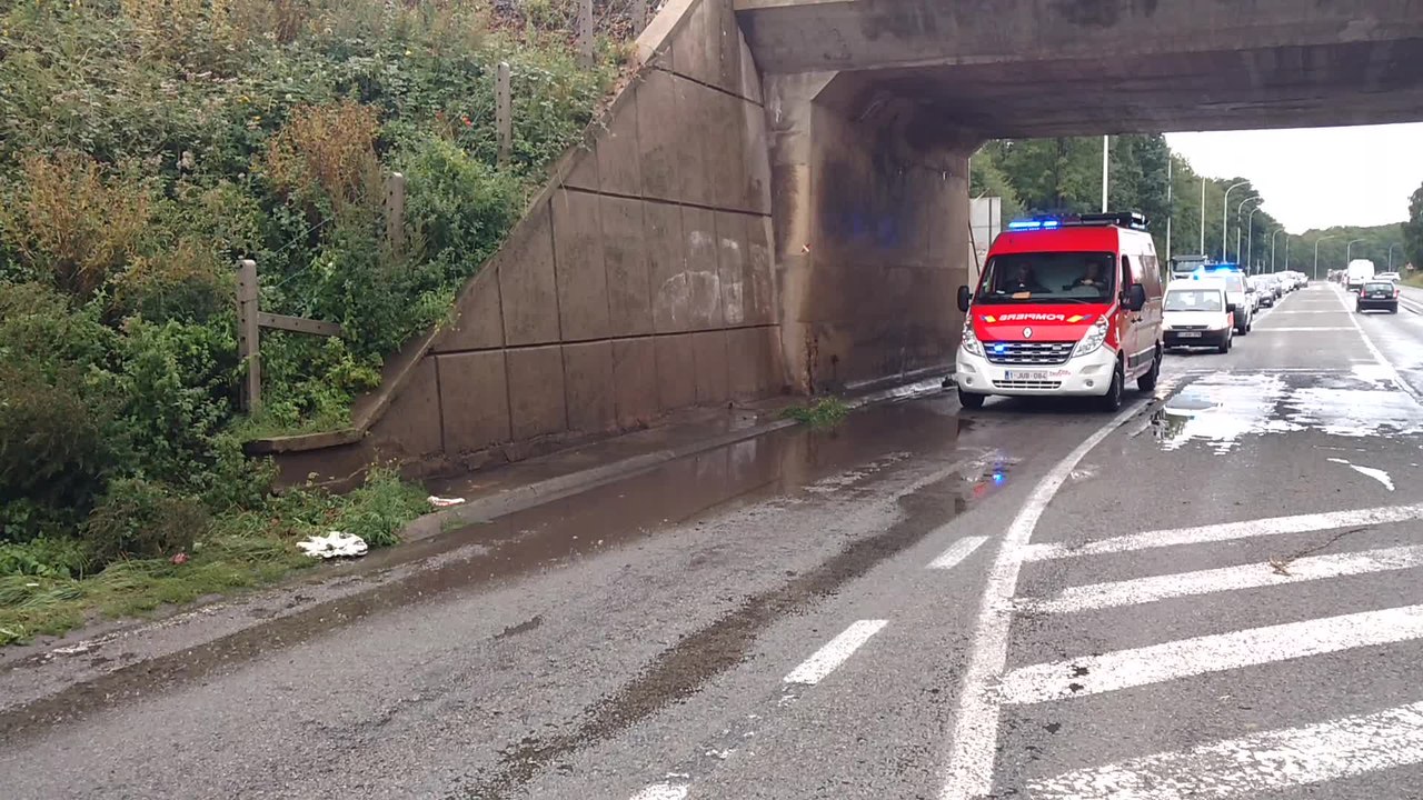 Mons BO. Du travail pour les pompiers et ouvriers comunaux suite aux fortes pluies.Video Eric Ghislain