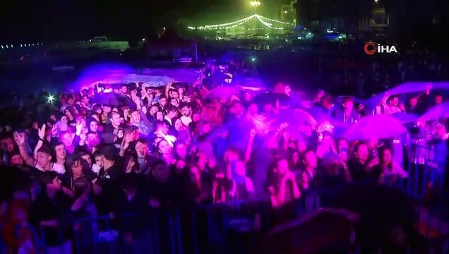 Kastamonu'da Tuğçe Kandemir konserinde evlenme teklifi
