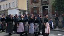 Saint-Loup - Le défilé des 20 groupes du lycée Notre-Dame au Vally