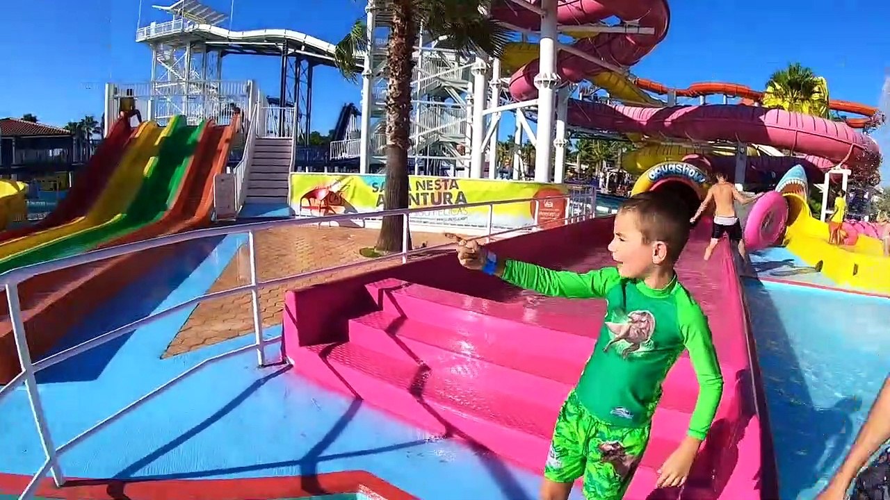 24H DANS UN PARC AQUATIQUE !