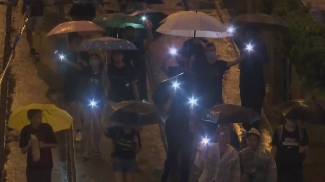 홍콩시민 빗속 대규모 행진...中 무장 경찰 개입 촉각 / YTN