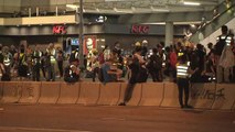 홍콩 '송환법 철폐' 대규모 시위...해산 시작 / YTN