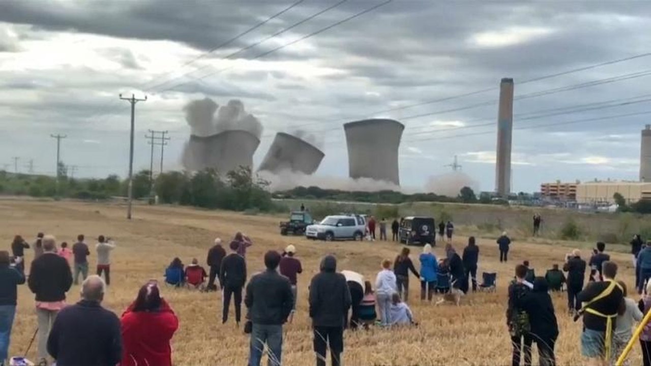 Und dann waren sie weg: Didcot-Kühltürme gesprengt