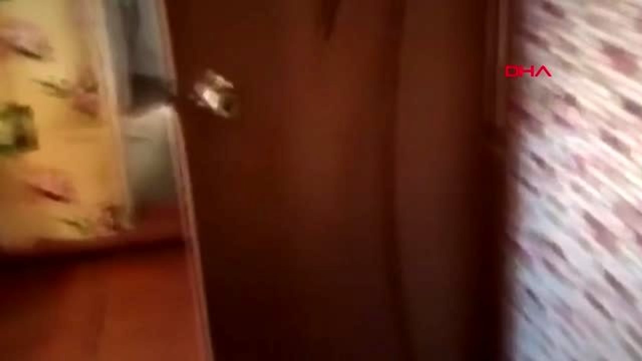 Rusya'da cinnet getiren çocuk ailesini balta il...