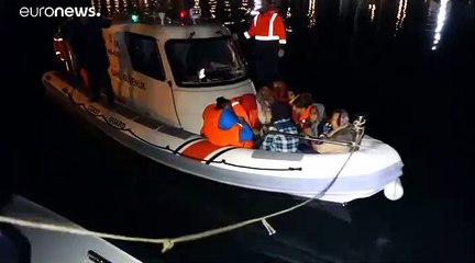 تركيا تحتجز 330 مهاجرا كانوا يحاولون العبور إلى اليونان