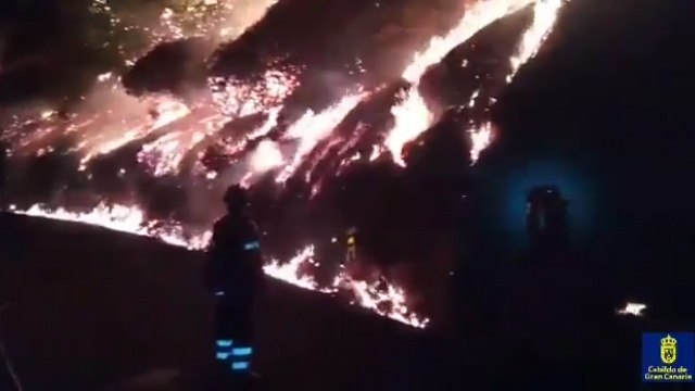 El incendio de Gran Canaria, imparable , quema 3.400 hectáreas