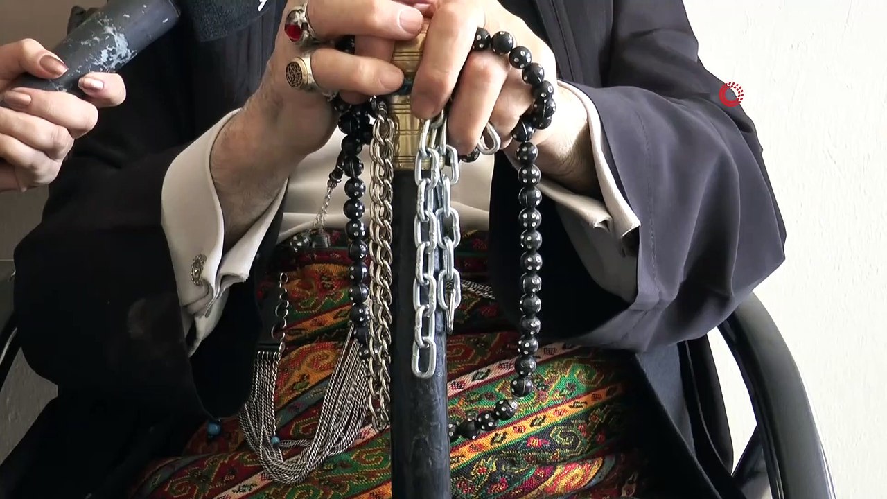 'Türkiye fenomeni' 83 yaşındaki 'Dadaş Necati' dinleyenleri mest ediyor