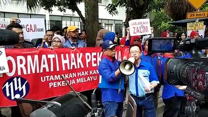 Utusan Malaysia staff stages protest