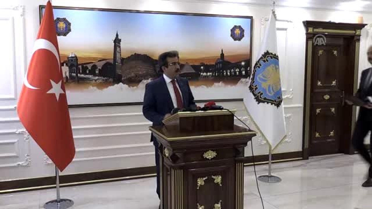 Diyarbakır Valisi Hasan Basri Güzeloğlu (1)