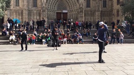 Incredible Street Performers Dancing in Barcelona Spain