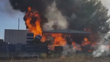 Melfi (PZ) - Incendio alla Sapa Plastiche dell'indotto Fca (19.08.19)