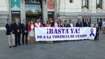 Minuto de silencio en el Ayuntamiento de Madrid contra la violencia de género