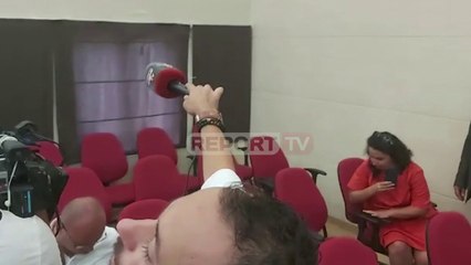 Përfaqësuesja e PD shpërthen në akuza brenda ambienteve ku po konstituohet Këshilli  Shkoder