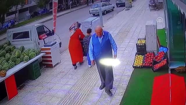 Çorum'da halk otobüsünün çarptığı çocuk hayatını kaybetti