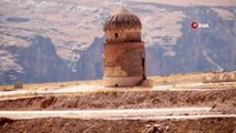 Hasankeyf'teki 650 yıllık Koç Cami yeni yerine yerleştirildi