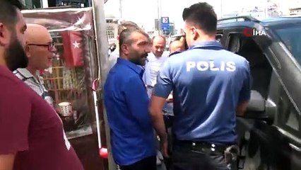 Taksim Meydanı’nda seyyar çaycıyla minibüs şoförü arasında arbede