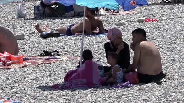 SAHİLLER YERLİ HALK VE TURİSTLERE KALDI