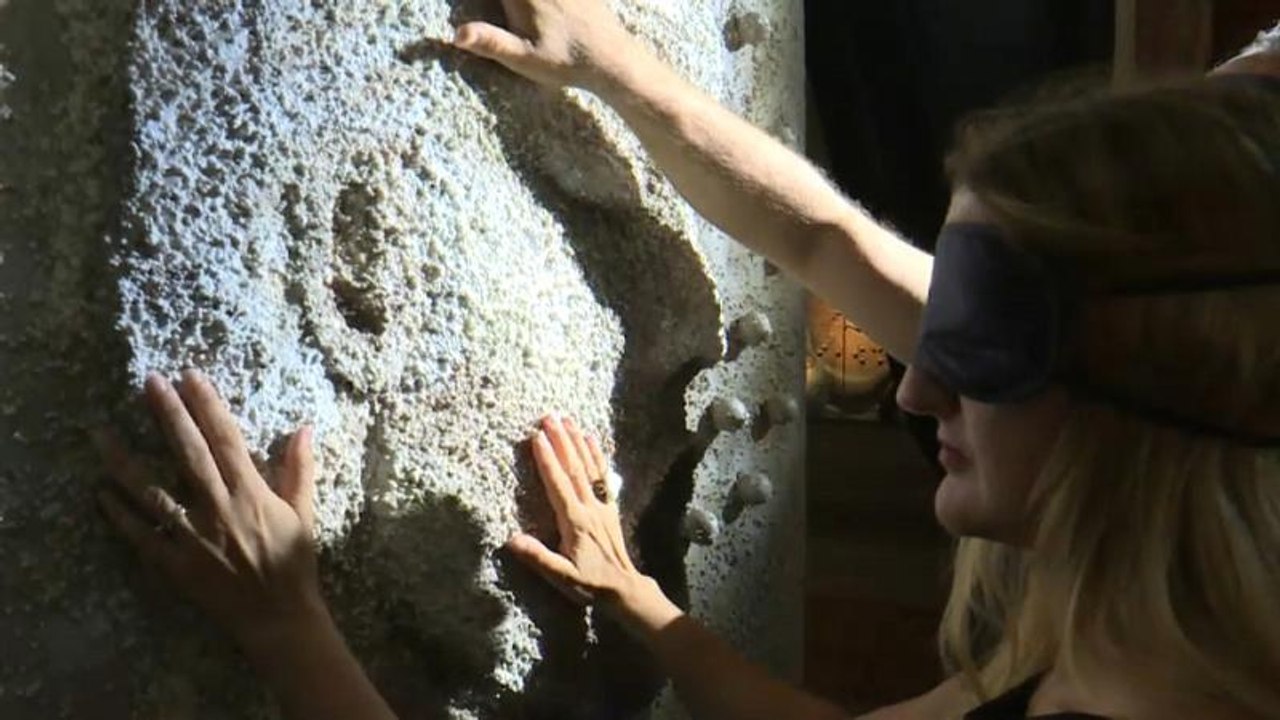 'Liebe ist blind': Ausstellung zum Anfassen in Venedig