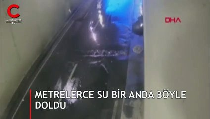 Eminönü'nde sel baskını güvenlik kamerasında