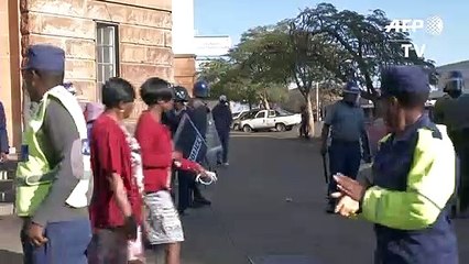 Zimbabwe deploys security forces to prevent banned march