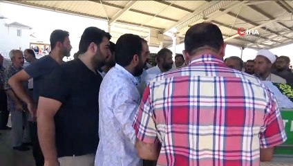 Çocuklar kurtulmuş, anneler hayatını kaybetmişti... Boğularak can veren Elif gözyaşlarıyla son yolculuğuna uğurlandı