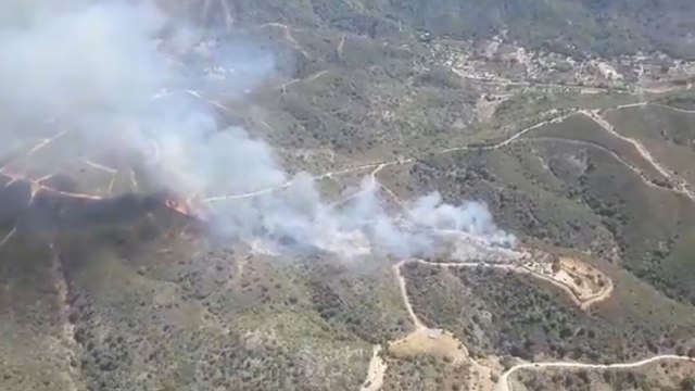 Declaran un incendio en el paraje Peñas Blancas de Estepona
