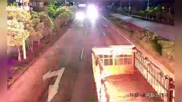 Truck bursts into flames after rear-ending another vehicle in China's Deyang